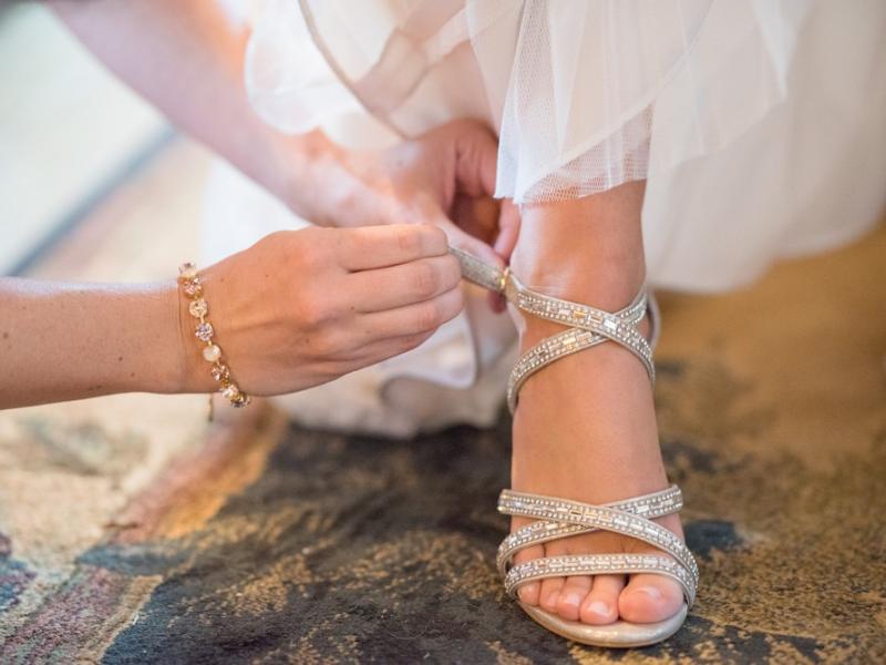 beautiful-bride-feet-1711729.jpg